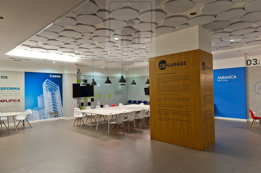 sinruidos-absorcionacustica-isinac-acousticpanels-confortacustico-coworking-absotec-club-financiero-vigo-reverberacion-insonorizacion-2