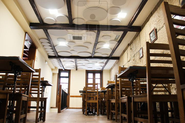 sinruidos-absorcionacustica-isinac-acousticpanels-confortacustico-coworking-absotec-restaurante-reverberacion-insonorizacion-3